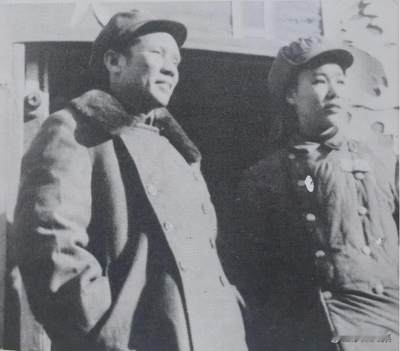 1950年，北京军区首任政委朱良才与田华合影。朱良才将军在抗日战争时期曾在晋察冀