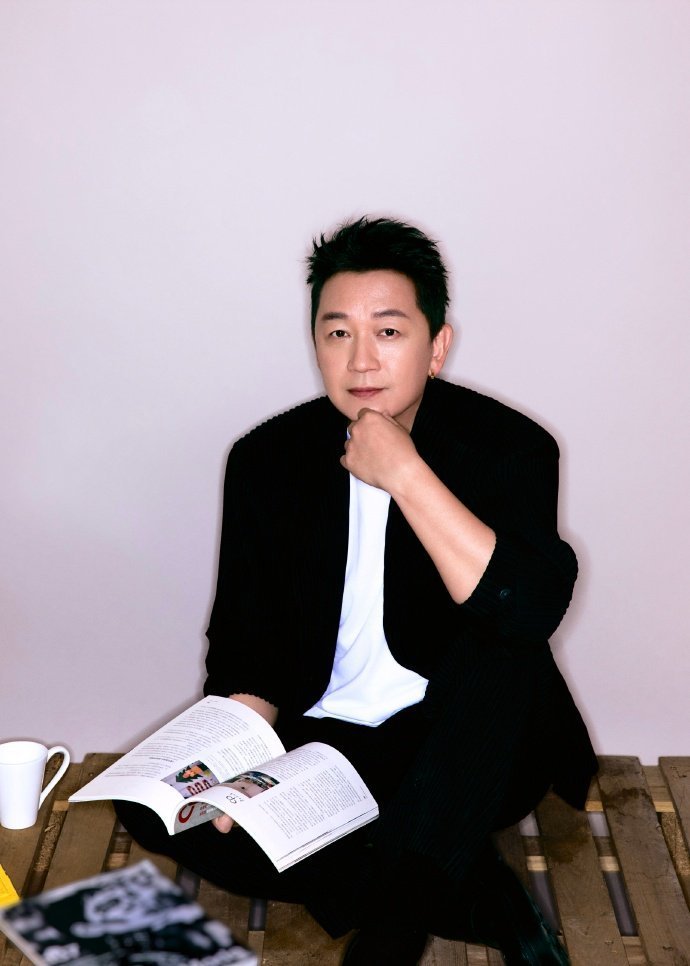 潘粤明明不知道我不知道啊潘粤明看潘老师一脸真诚地说“我不知道啊”，又呆萌又好笑，