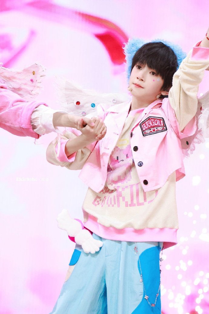 智恩涵韩振相似度 绝了！不仅长得像，名字倒读还是对方，这巧合太神，必须感叹一句！