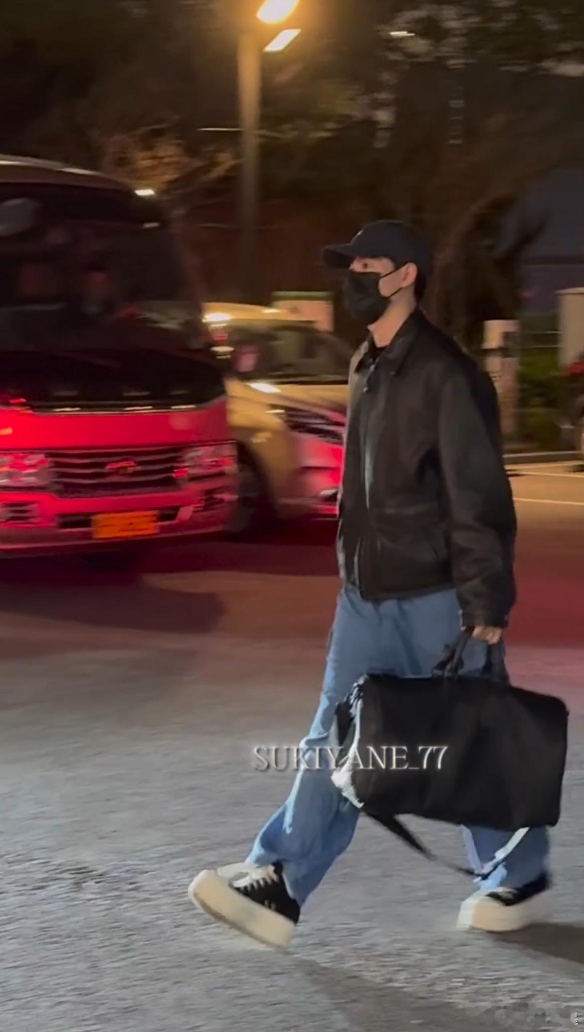 哇 期待米兰的旅程现在就出发米兰录制出发团前往米兰路透 ​​​