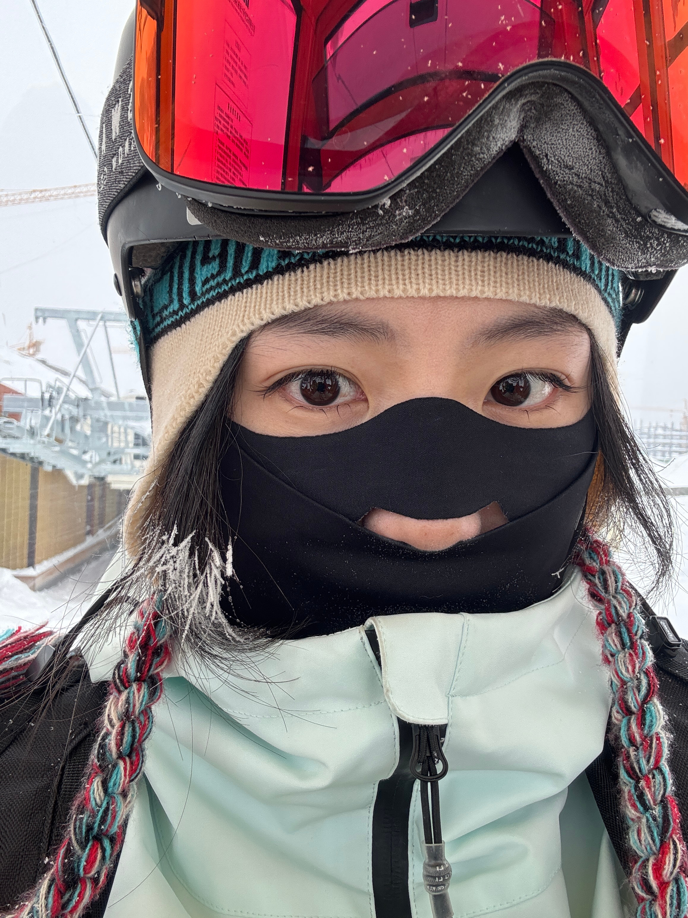 下雪好，看不清雪道不好白茫茫的一片滑了一趟有点晕了，分不清天空还是雪道，不知道在