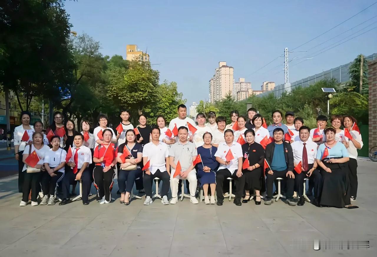 铜川印台区群众喜迎国庆节