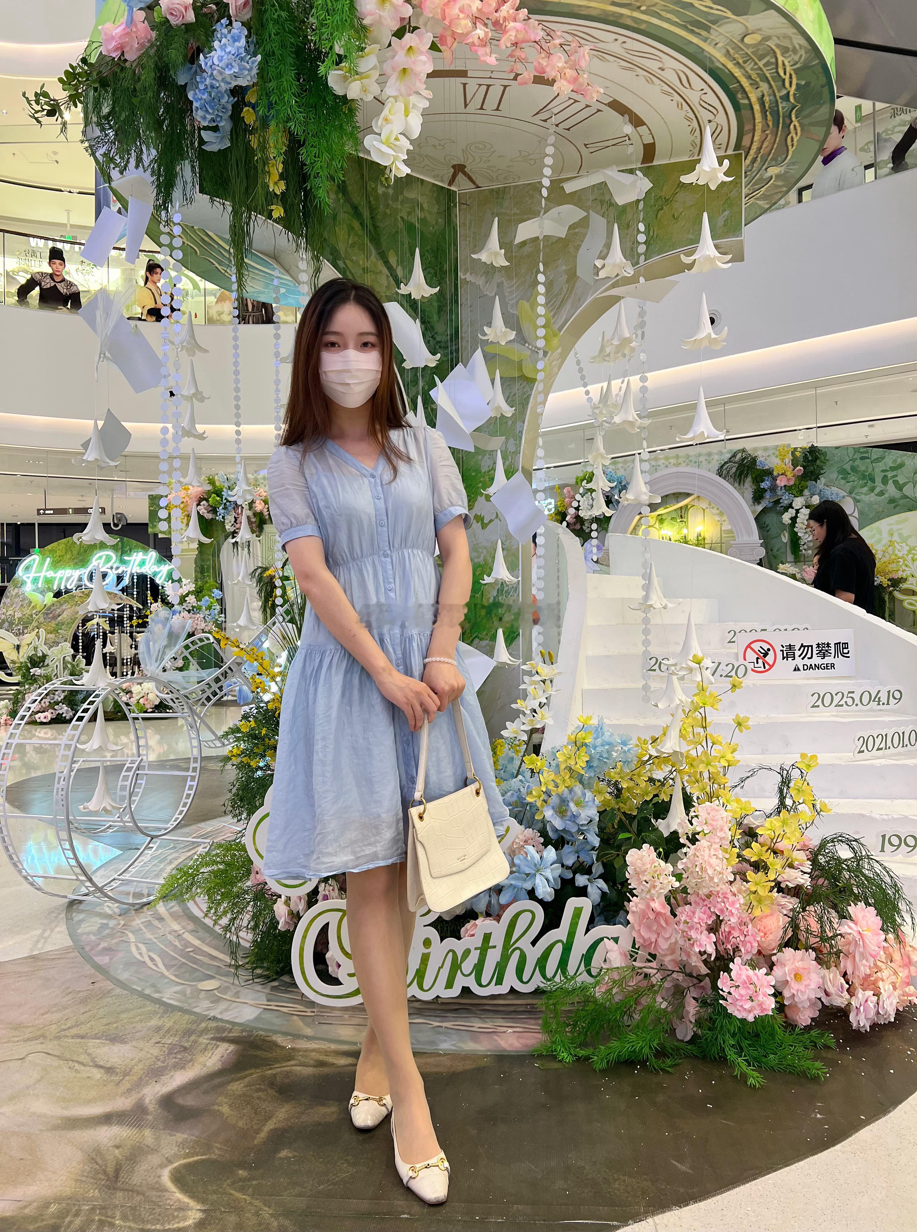 素菜爱吃？大长腿时尚穿搭ootd ​​​