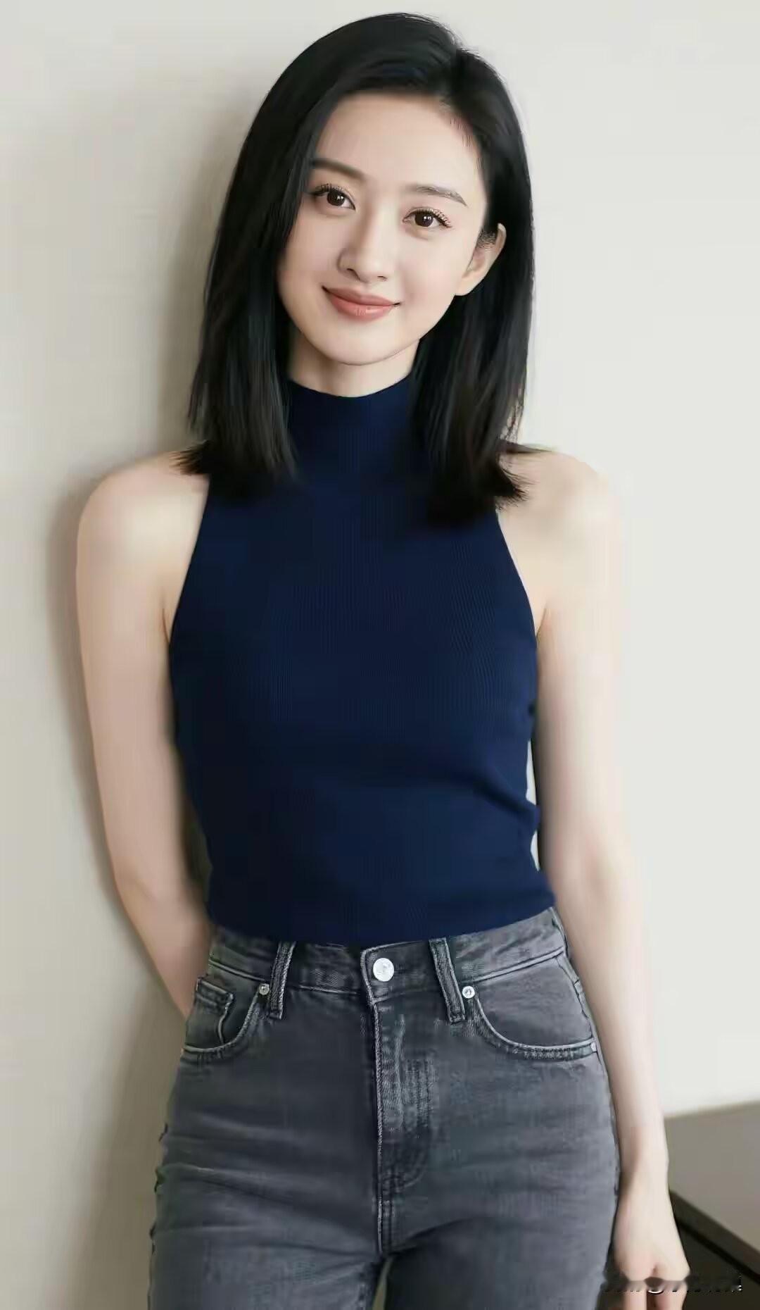 你的价值高，想接触你的人就多，只要足够强，他们会自动屏蔽你的缺点，实力才是最强保