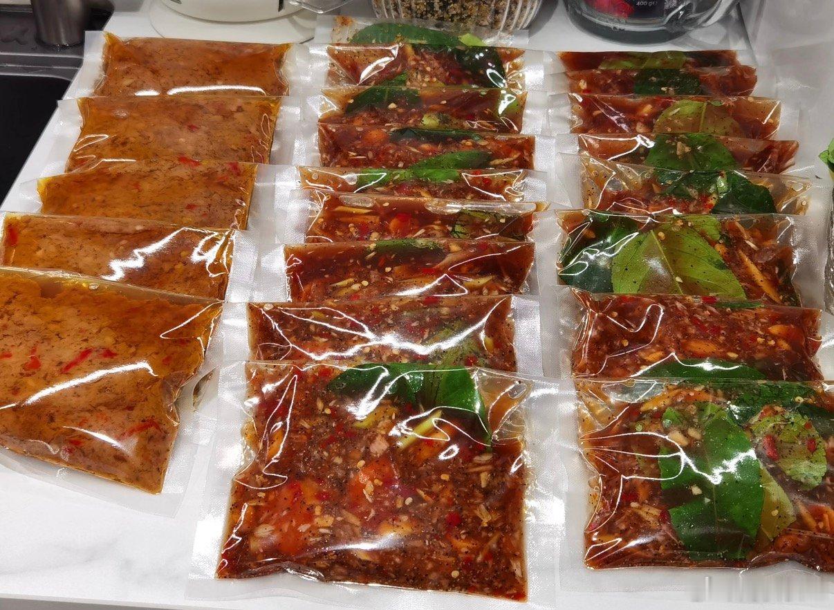 厨师比赛里用松露油调味被淘汰百厨大战一边是大众觉得菜品美味，一边是专业评委坚持淘