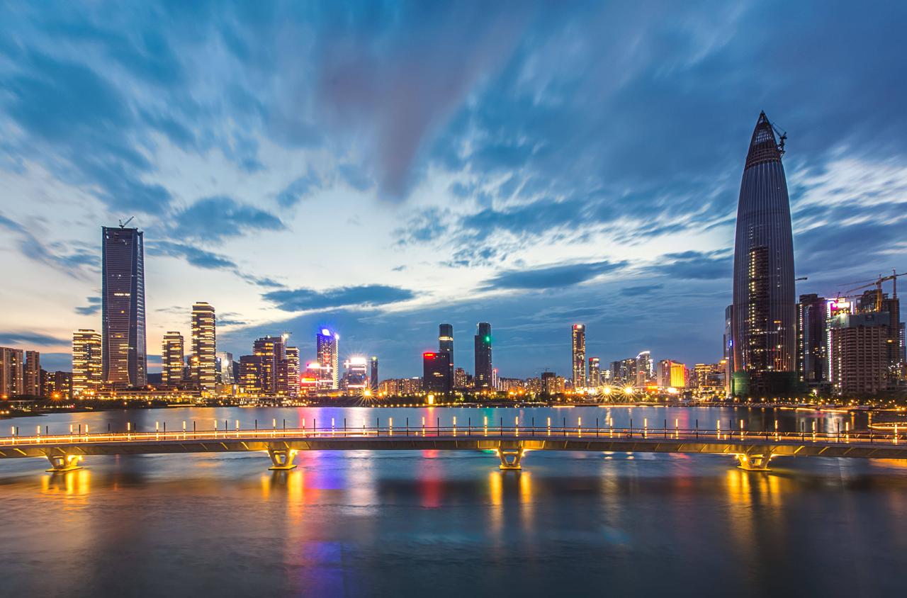 这份排名是对深圳“改革+创新”双轮驱动的最佳注解。3.68万亿元GDP与5.4万