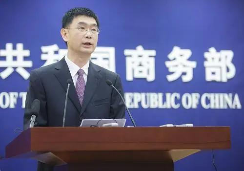 彻底封死漏洞！矿泉水瓶装稀土走私套路，被国家一网打尽
 
真的大开眼界！原来不法