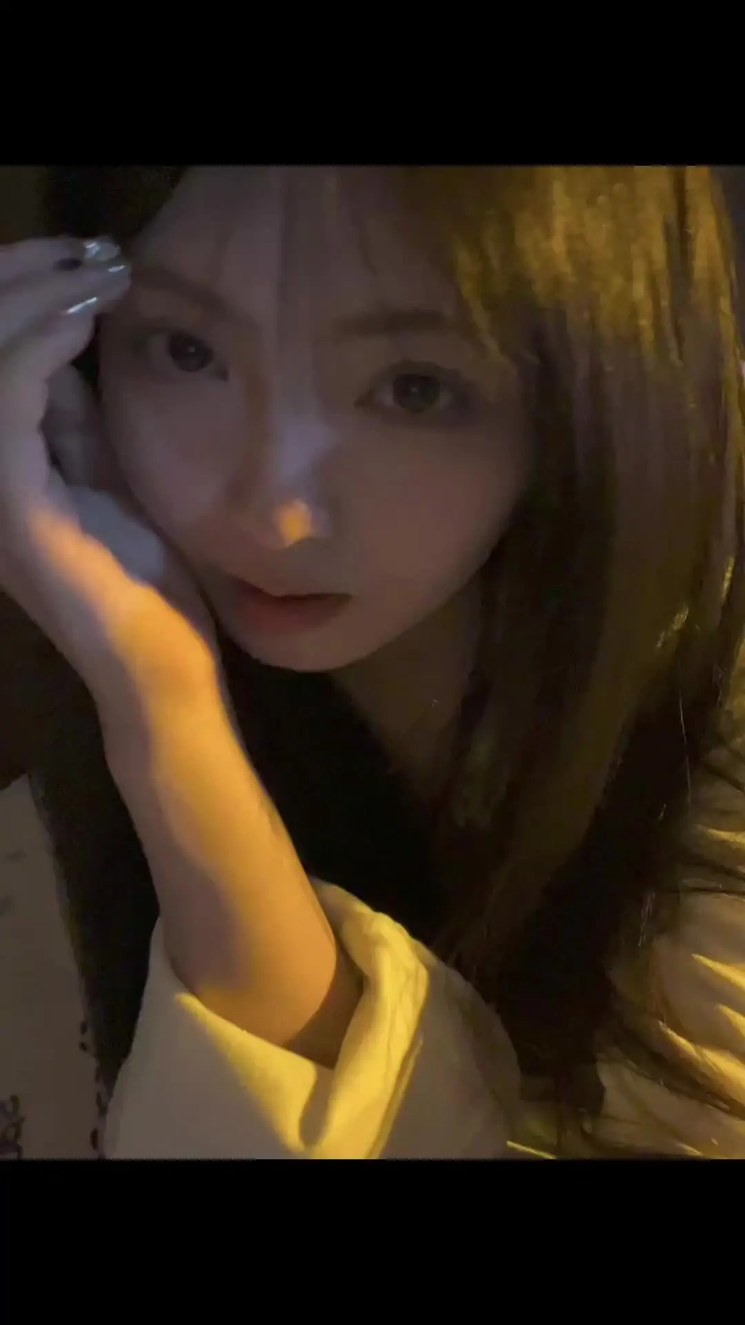 你转播的歌好耳熟 我们坐一起听过