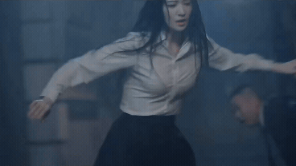 看起来这一秒像是王楚然单抗吧？ 