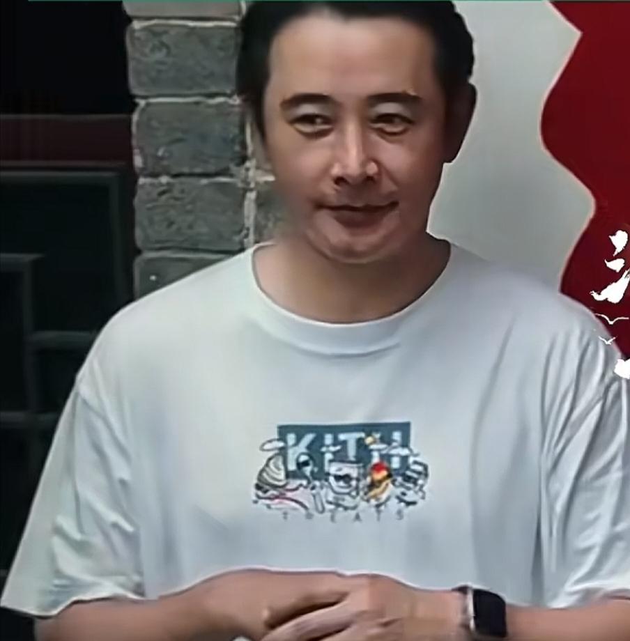 网友6月30日在大孤山碰见罗晋祈福，罗晋显得很憔悴，很沧桑，眼里已经没有光了，眼