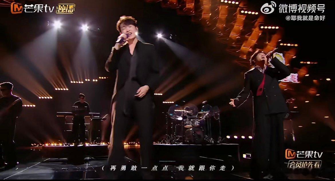 苏有朋颜人中年上年下恋都谈到了 这波舞台体验感拉满！苏有朋的年上稳重适配度满分，