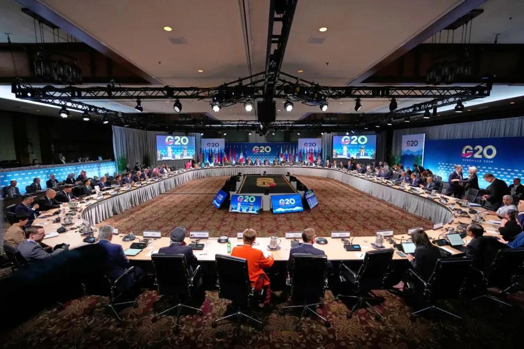 中国犯下的最大战略失误，不是南海填岛，也不是芯片大战，而是冷落了美国商业力量。