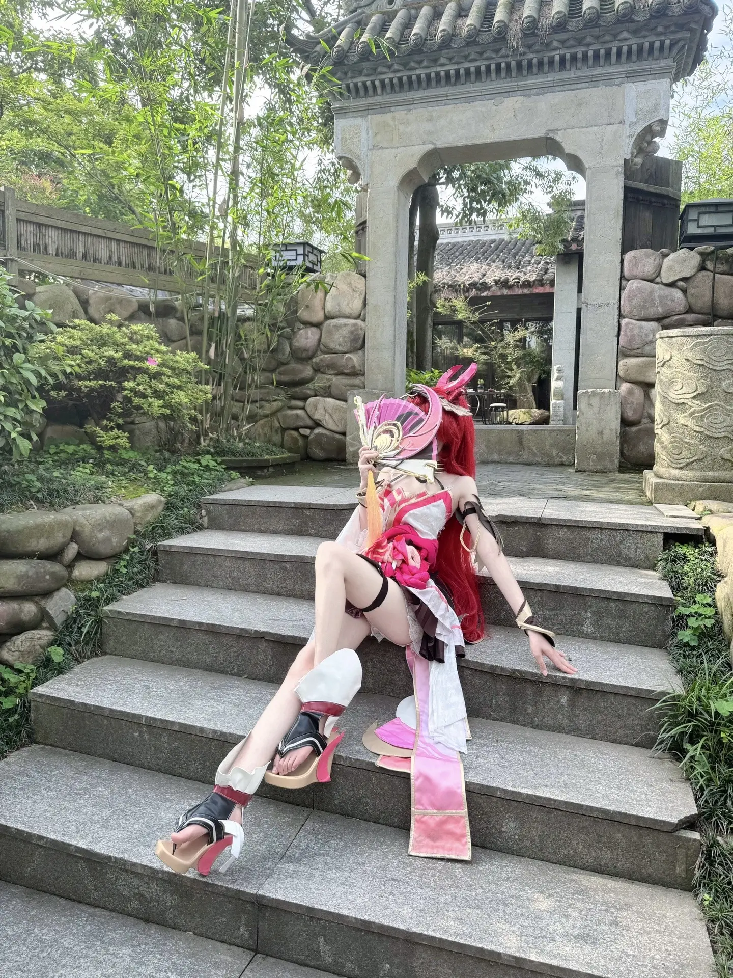 你好 我是湖南超会玩战队队长 看你天赋异禀 有没有兴趣来我们战队 队长是你 中路 上单 打野 射手 辅助都是你 退订请回复收到拒霜思