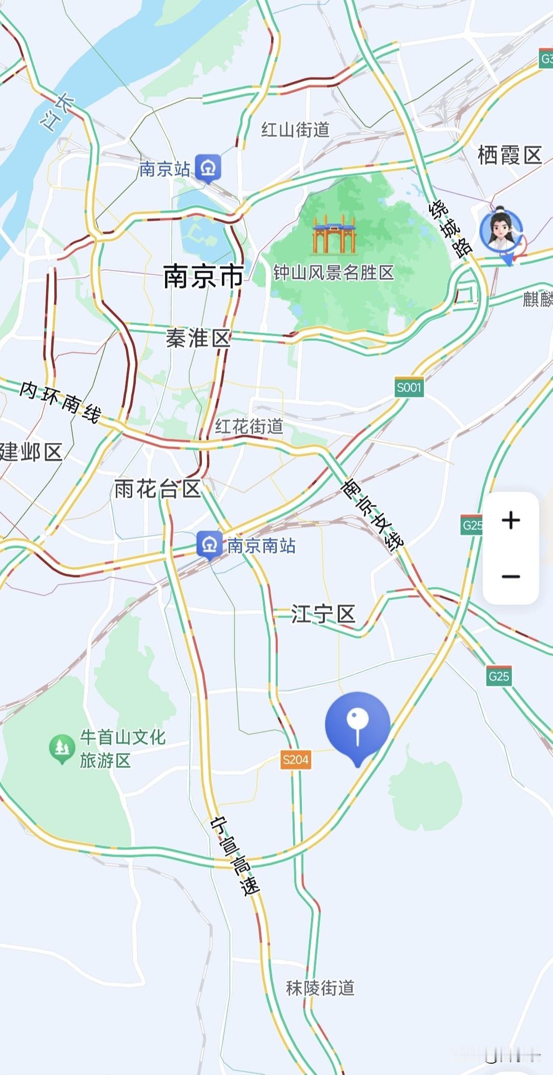 一场雪就让南京红到发紫，今天上班通勤时间得加倍吧。
路上注意安全哦