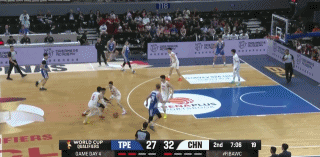 这段时间防守明显松了！
陈盈俊连续得分根本拦不住，必须赶紧调整防守强度，
要么上