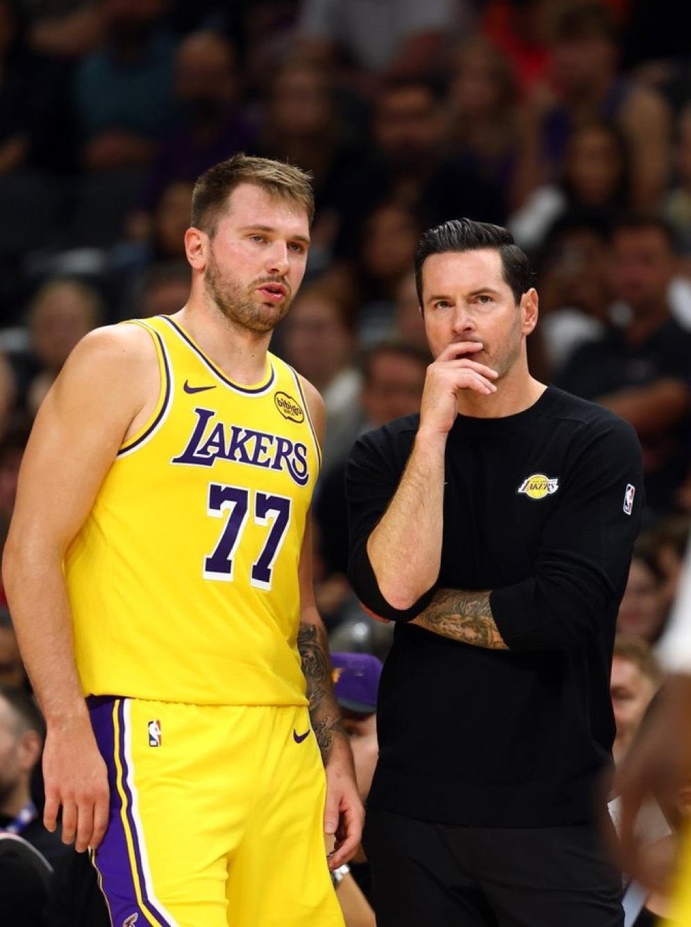 “失望。他理应名列其中。”湖人队主教练 JJ 雷迪克谈卢卡·东契奇未被选为 NB