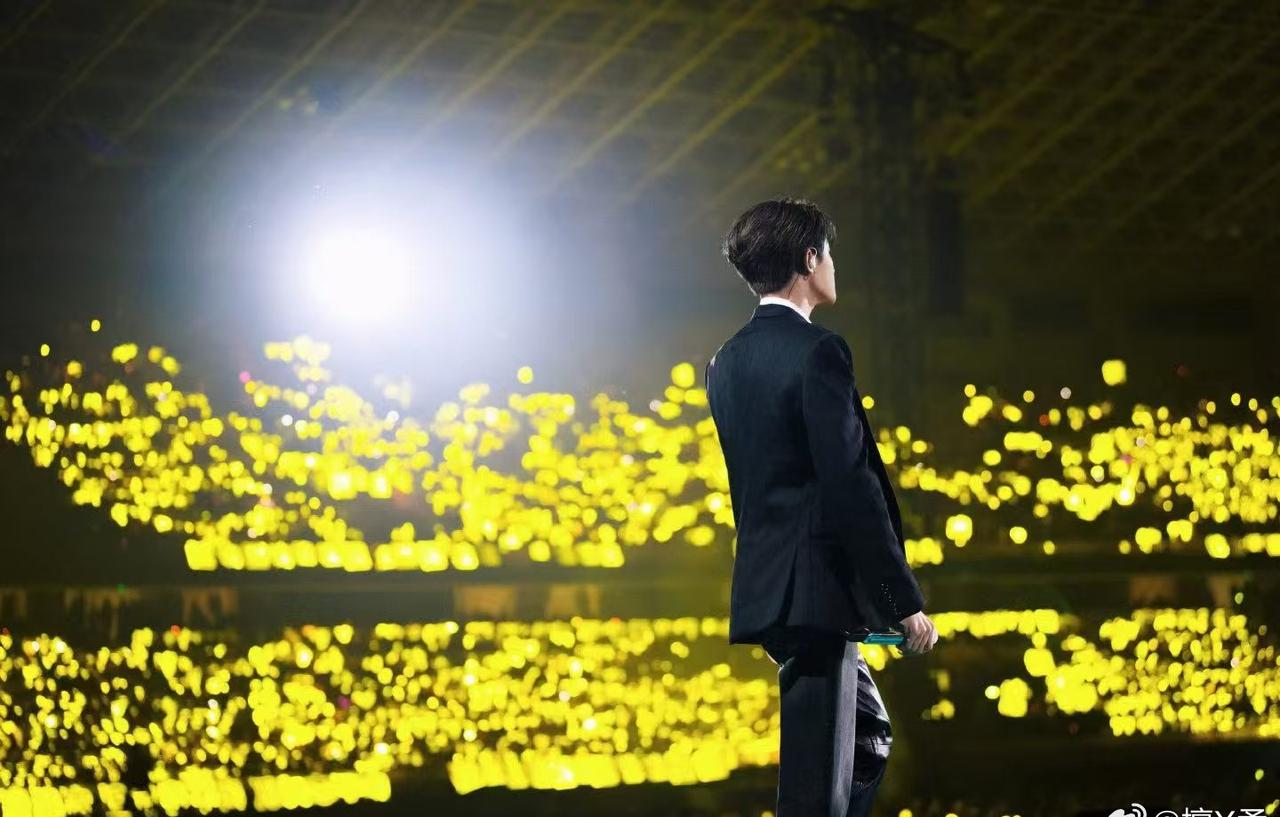 tjc檀健次说只能唱一句再唱就要版权 

行到水穷处，坐看云起时

@MIC檀健