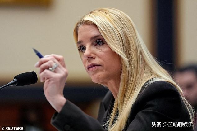 美司法部长帕姆·邦迪就爱泼斯坦文件被众议院监督委员会传唤。
共和党众议员南希·梅