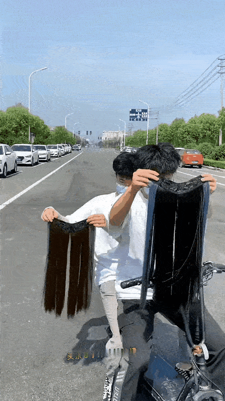 靓男变俊女，一头秀发就能以假乱真。