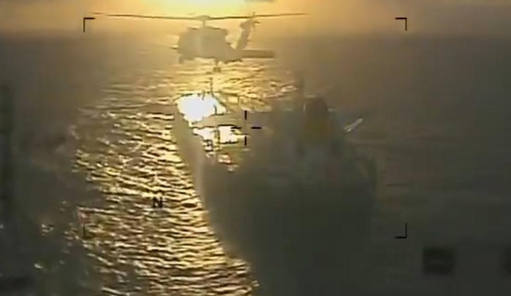 新闻快讯——美国军方在委内瑞拉附近海域截获的一艘油轮，载有约200万桶归属中国企