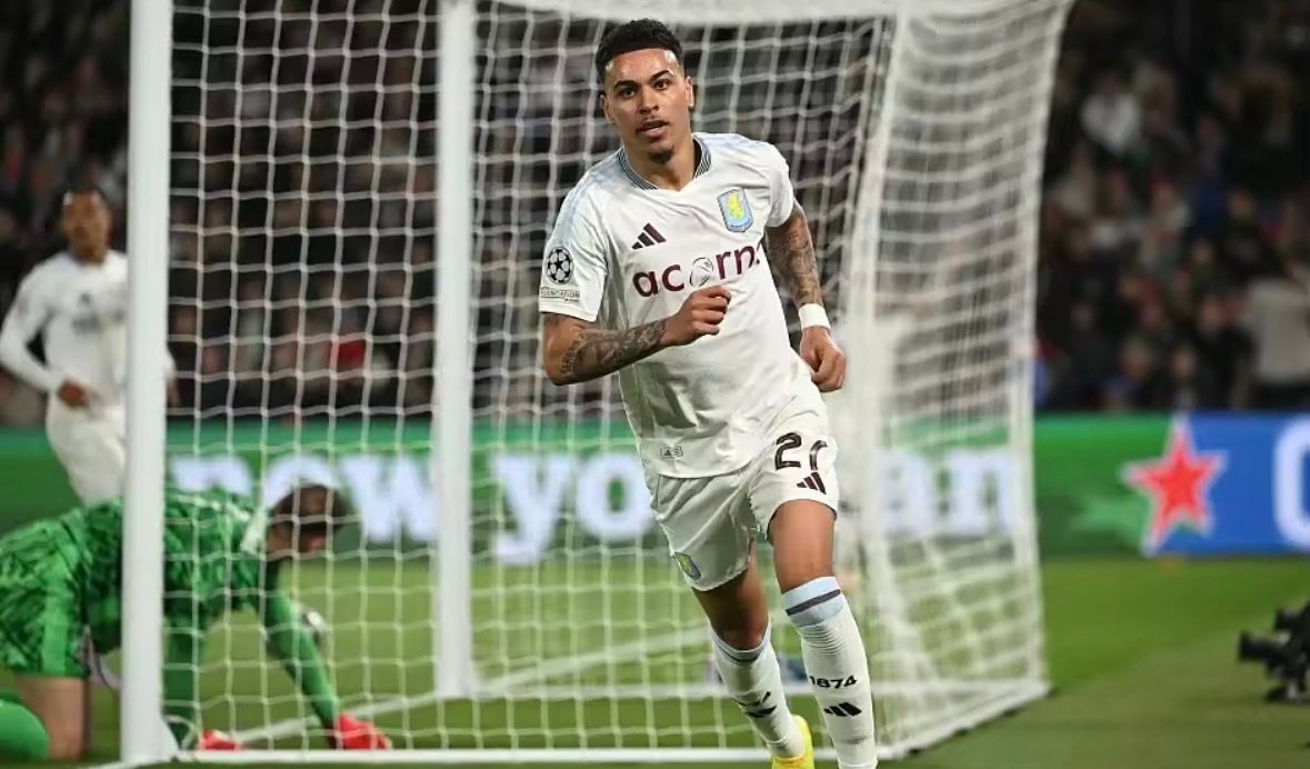 据英国媒体talksport报道，维拉球员摩根·罗杰斯对于出国踢球与留在英格兰持