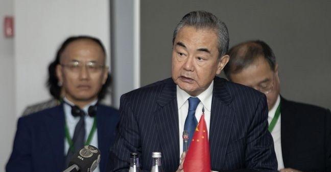 以色列主动给中国打电话，不是认怂，是真的撑不住了。

北京时间3月3日，一向眼高