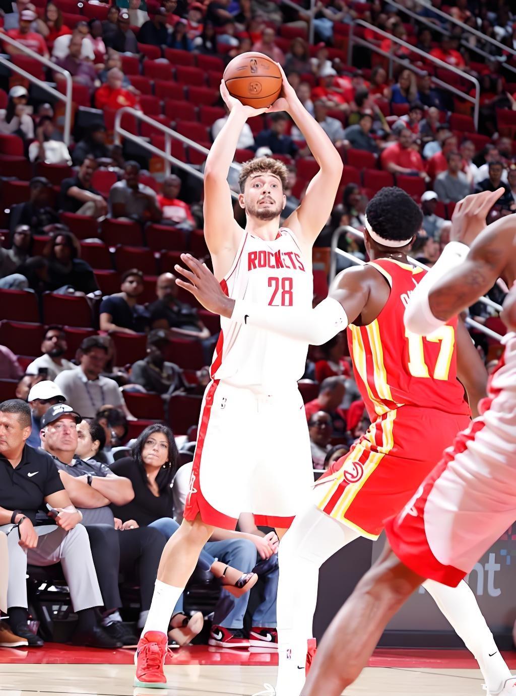 半场打疯！火箭62:54领先老鹰，杜兰特杀疯了！
 
半场战罢，火箭主场62-5