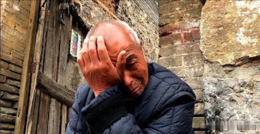 老伴去世后，我在女儿家住了10年，最近老家拆迁，我得了150万的补偿款，全部打到