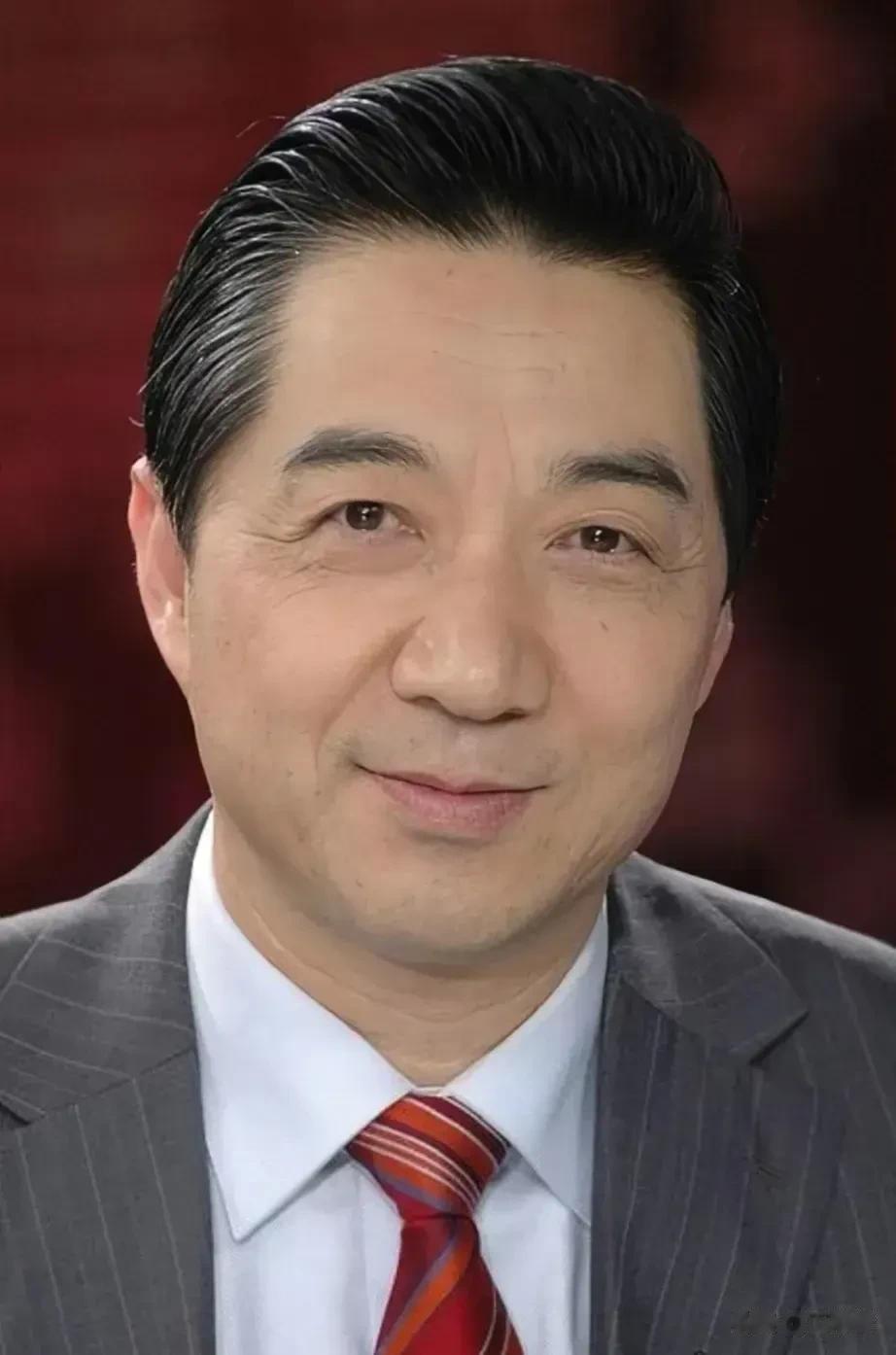 演讲中，张召忠的主题是“战争的残酷”，他说:我给大家讲个故事，伊拉克战争中，人是