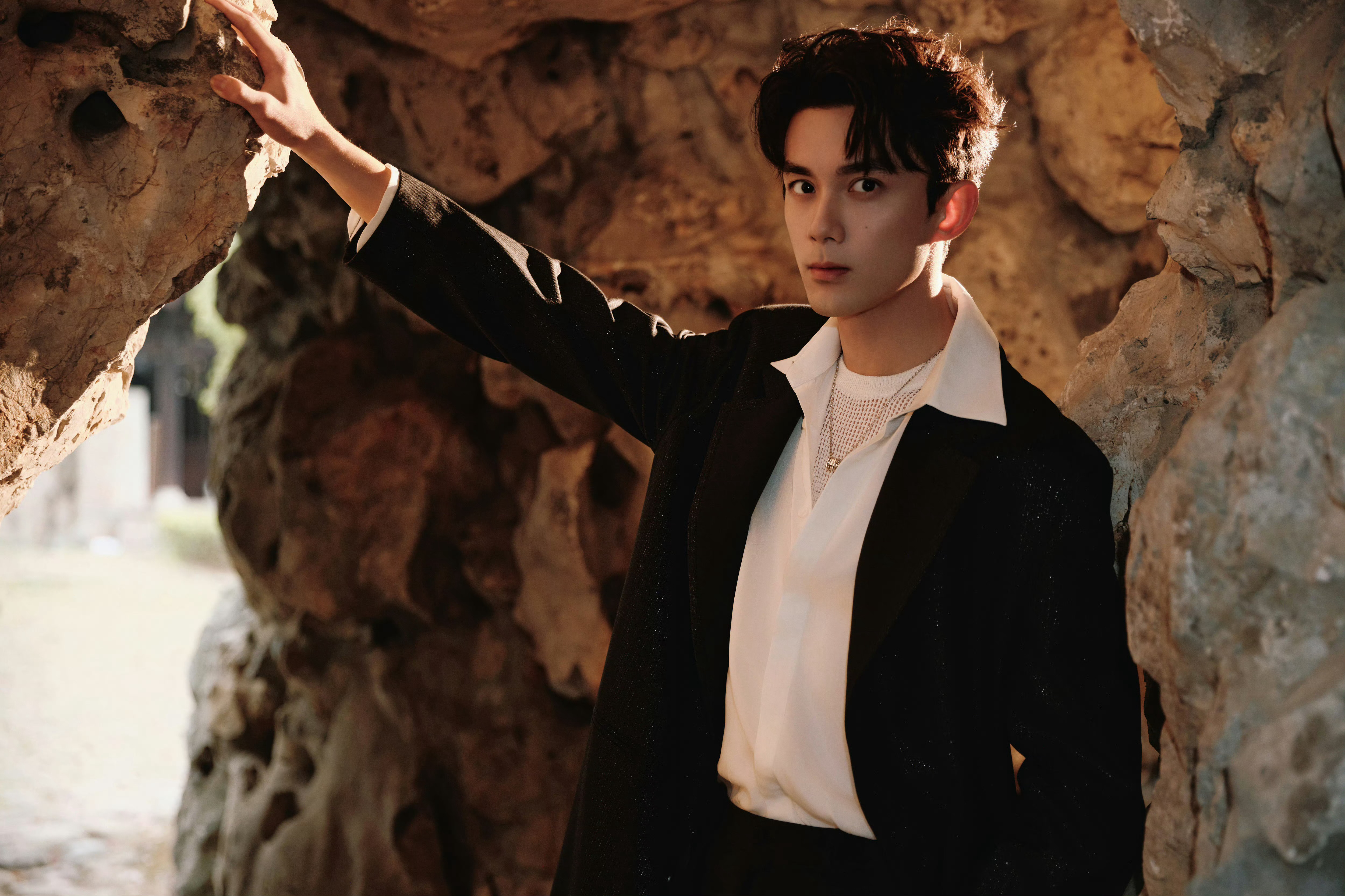 吴磊 × 报喜鸟30周年庆典活动造型大片 📸吴磊就这么被大嗓门粉丝调侃