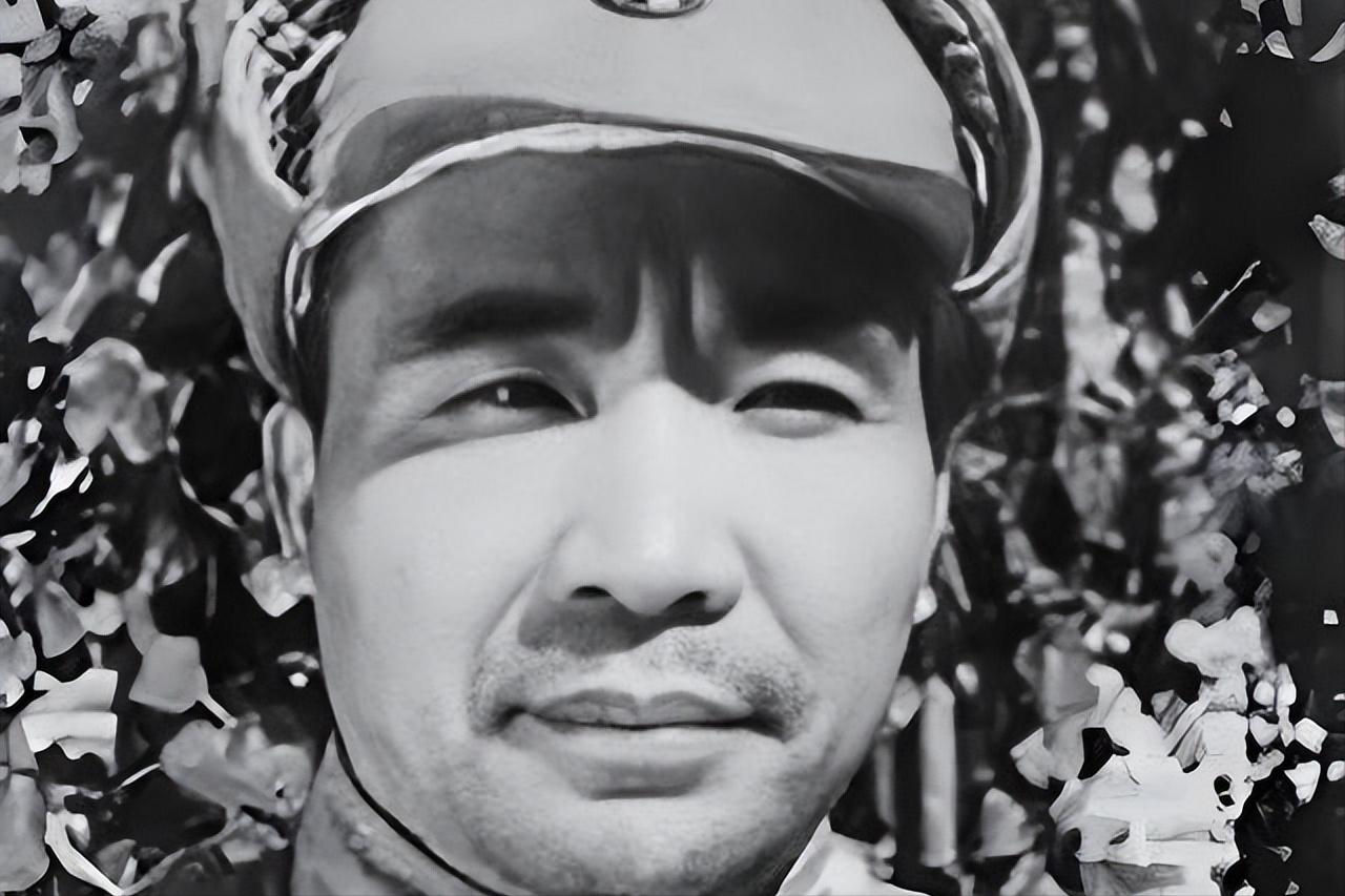 1935年，国民党军长王耀武听说，手下俘获了红军的师长，兴高采烈的前去审问，然而