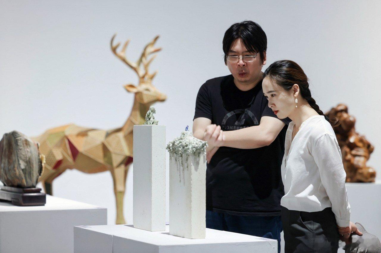 宁波这场展览让千年老手艺玩出新花样 9月2日，“新民艺·新国潮”浙江民间工艺传承