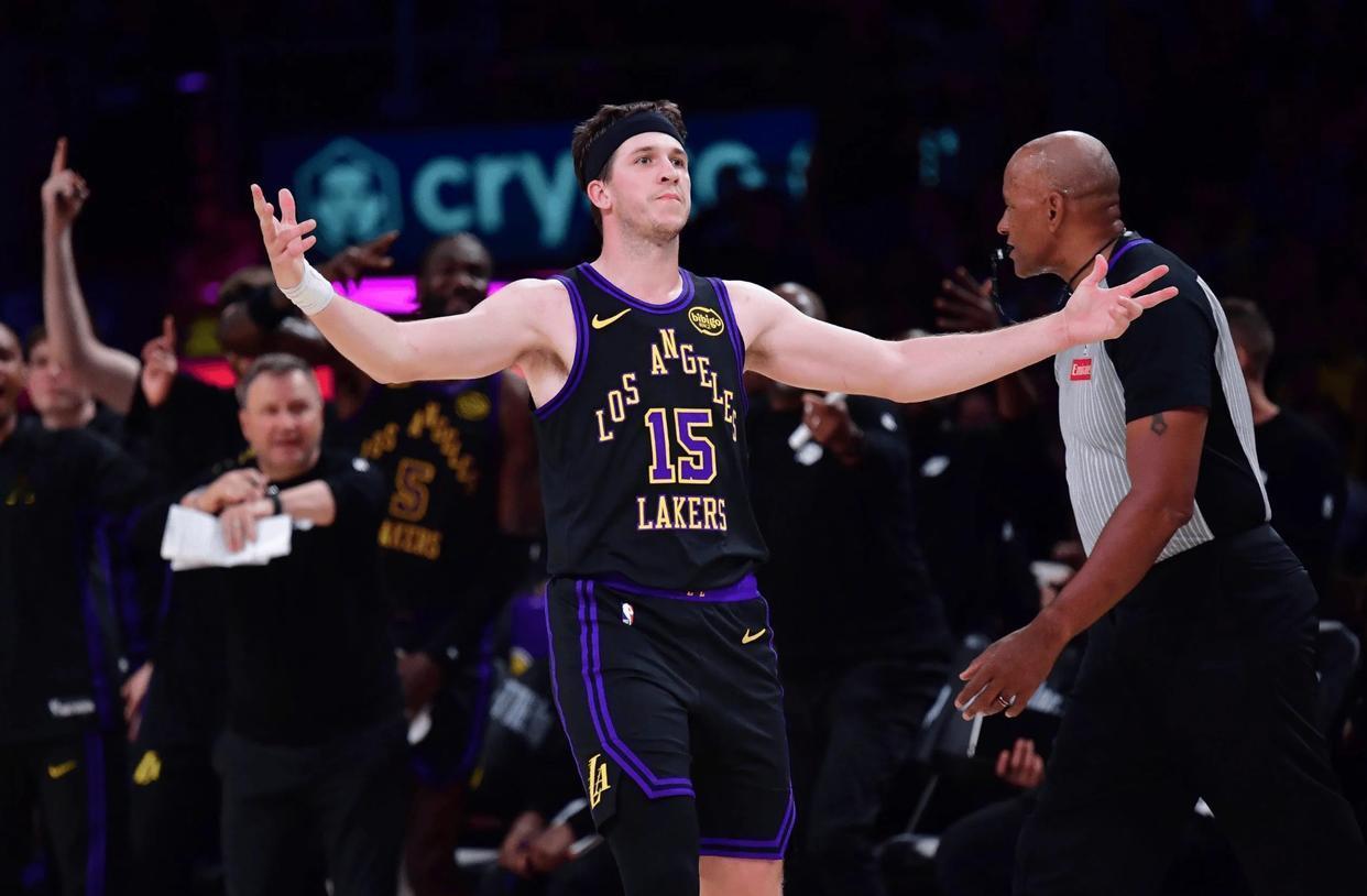 火箭季后赛悬了，湖人大将里夫斯有望今天出场。

今天上午八点，湖人客场挑战火箭，