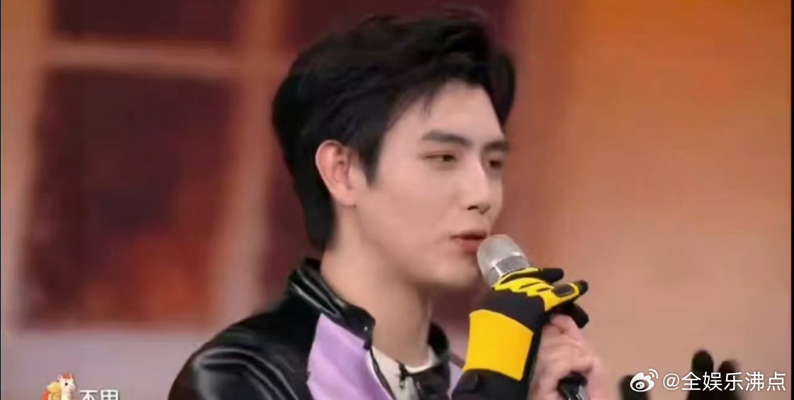 这段沉默的留白，让嘱咐的余韵更长。陈飞宇这段沉默更好品了孙千对陈飞宇最深情的嘱咐