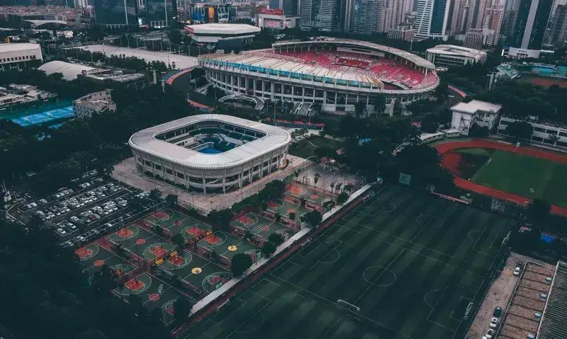 61：46，广东把山东摁在地板上摩擦，山东像刚睡醒，广东像吃了火药。山东首发五个