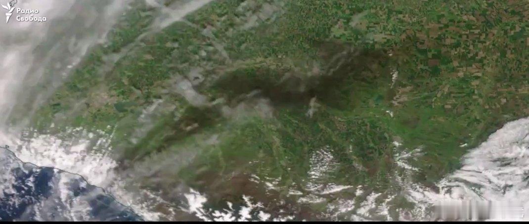 据报导，图阿普谢（Tuapse）燃烧油库设施产生的浓烟已飘散至300公里外的斯塔