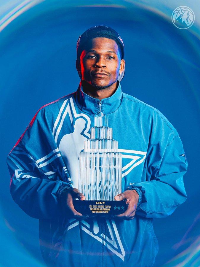 王菲接了李谷一的班新晋AMVP爱德华兹！感觉第一张可以做球星卡了！ 