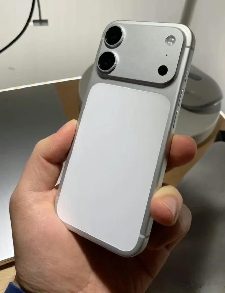 18标准版和iPhone 17标准版长得一样