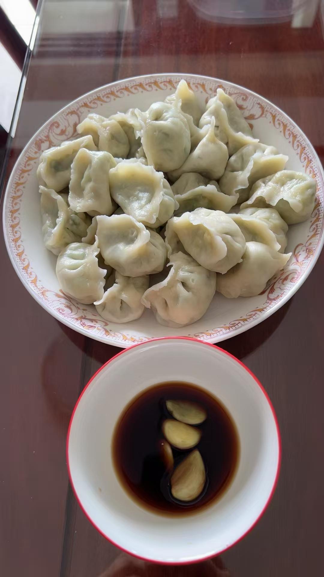自己做饭生活成本真的很低

说得很对，只要身体健康，自己买菜做饭，每天根本花不了