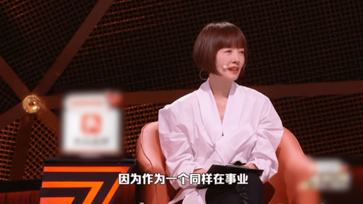 陈晓靖被鲁豫点评哭了鲁豫一句话戳中陈晓靖这段节目片段看得鼻酸，鲁豫记得陈晓靖蛰伏