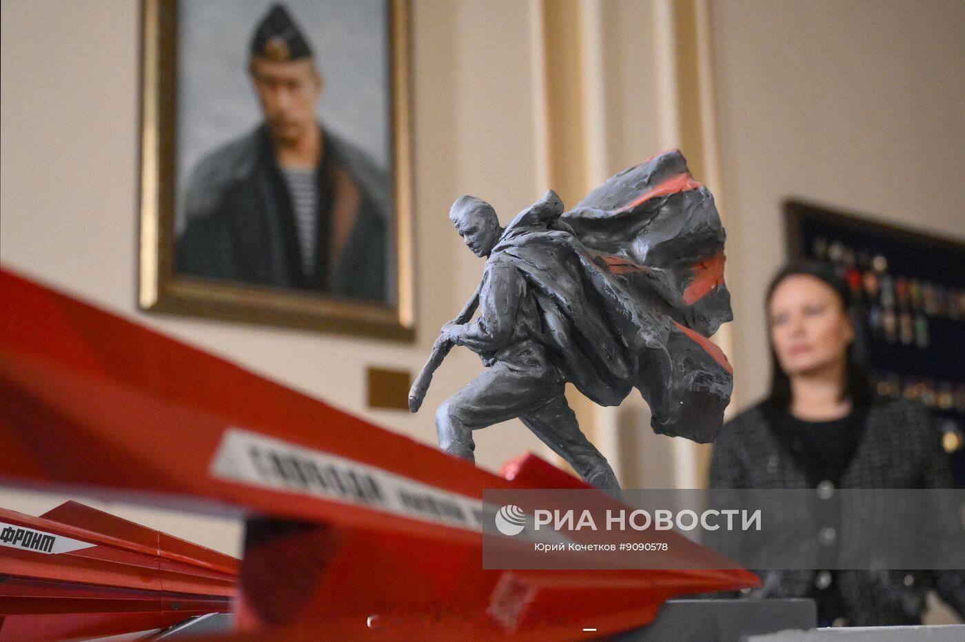 莫斯科俄罗斯军事历史学会总部～墙上普子的照片