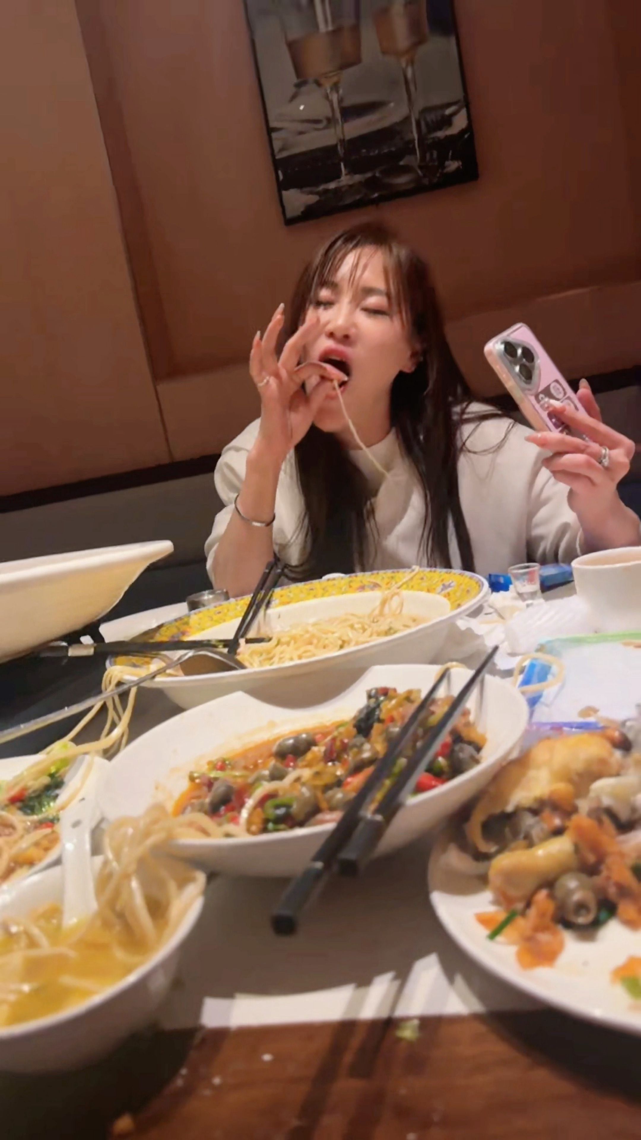 谁给她介绍个男朋友 受不了她了 