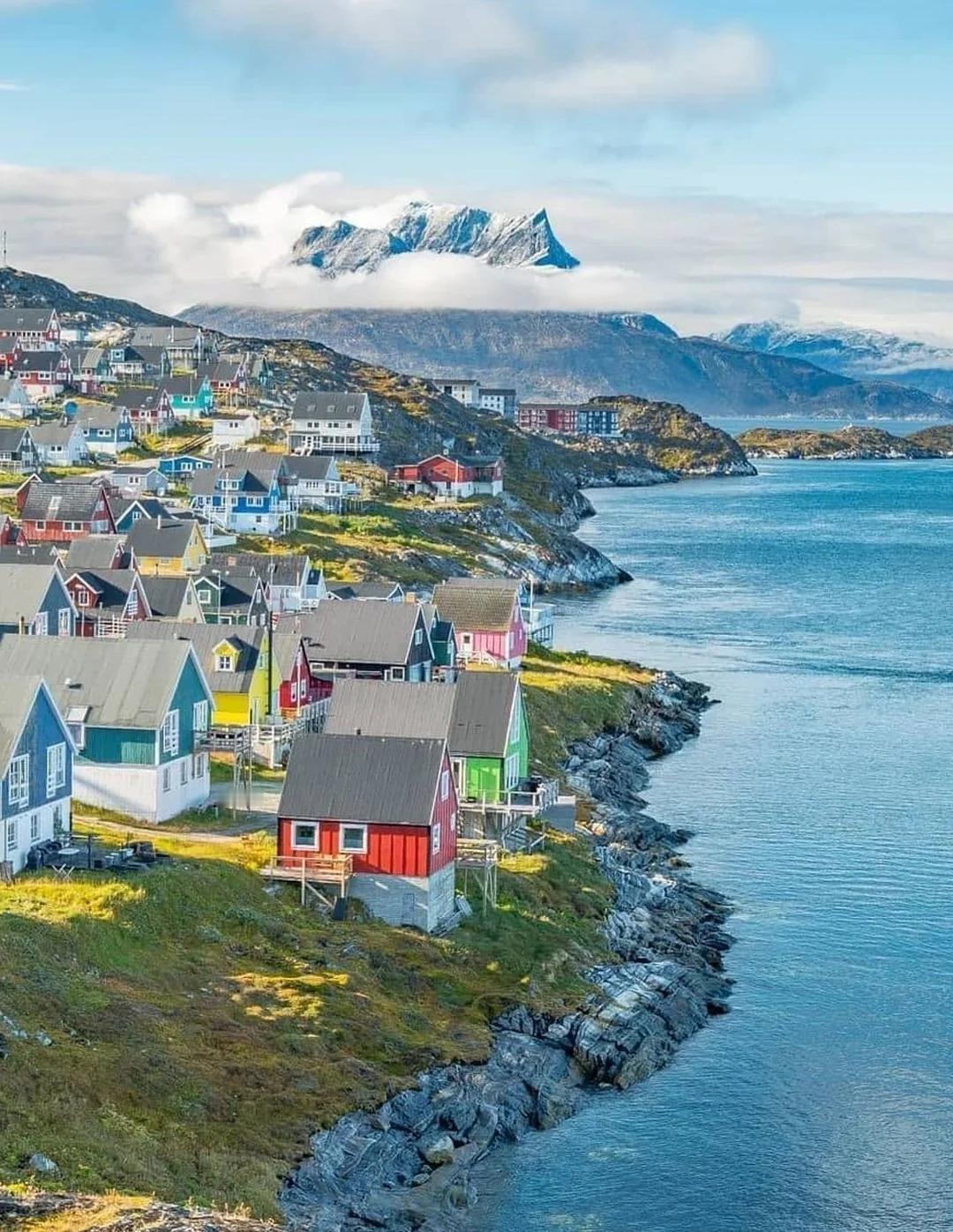 面子问题导致丹麦不能把格陵兰岛交出去。
要是轻易就交出去，一无法对国民交代，执政