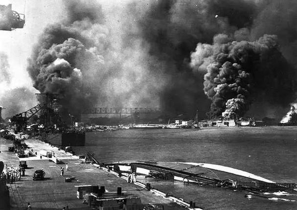 1945年5月，空袭日本本土的十几名美军飞行员被日军抓获，日酋横山勇下令处死其中