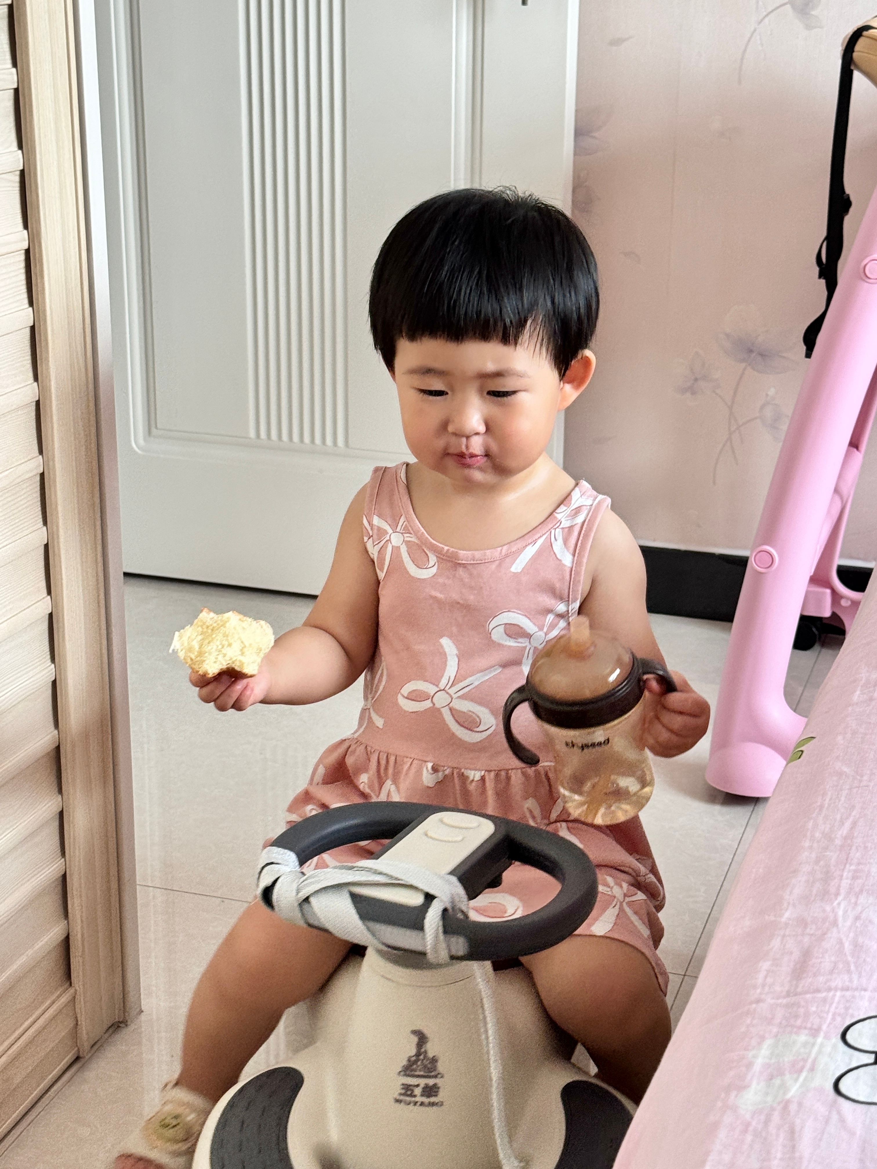 已经长大成小小小朋友了🐰🍼🍞 