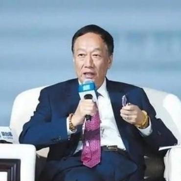🐒只要大陆敢打，我就敢送！“富士康创始人郭台铭曾公开宣称，若两岸爆发冲突，他将