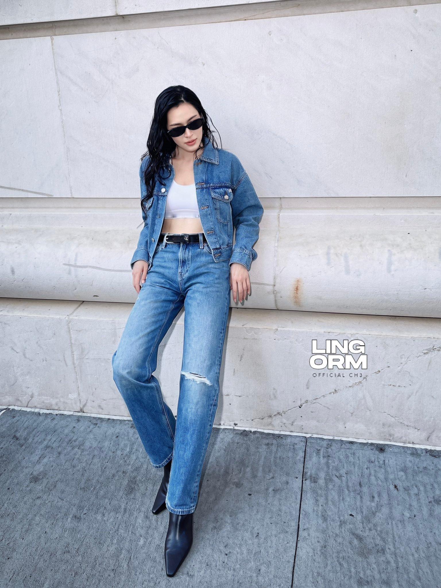 官博更新邝玲玲纽约CK街拍“美女配 Calvin Klein，帅得不得了啊啊啊～