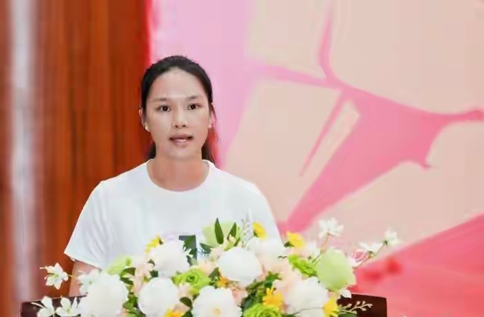 韦永丽等60名运动员告别竞技赛场 2026年广西优秀运动员退役仪式在南宁举行。“