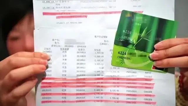 杭州男子交工资卡给女友5年，分手要60万被拒：想白嫖我？

浙江杭州，男子和女同