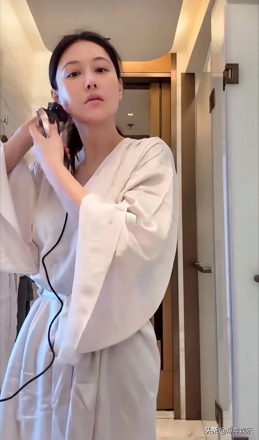 反差好大素颜的张馨予好美淡妆反而比浓妆更出彩 ​​​